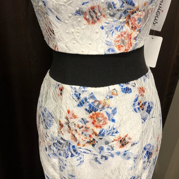 Lower priced Envious Couture Gown Size 4 Ivory & Multicolor Mermaid - Picture 10 of 13